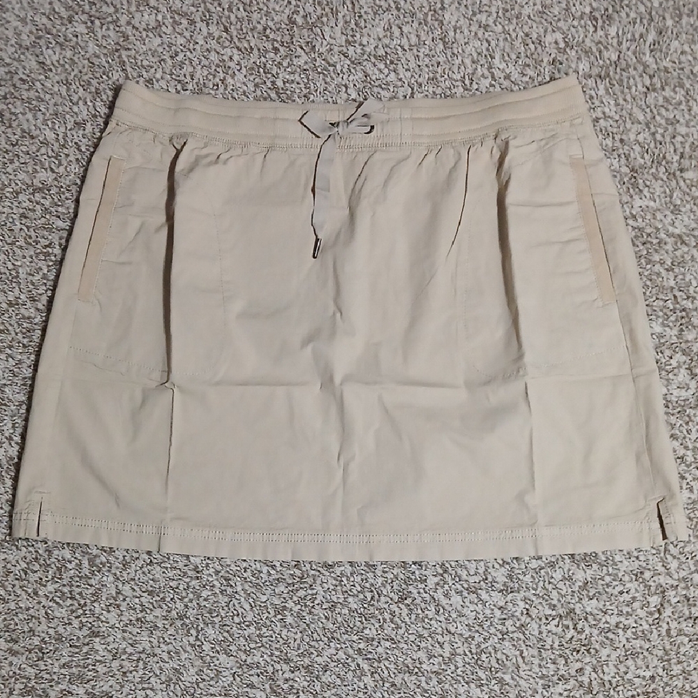 NWT L.L. Bean Light Tan Skirt